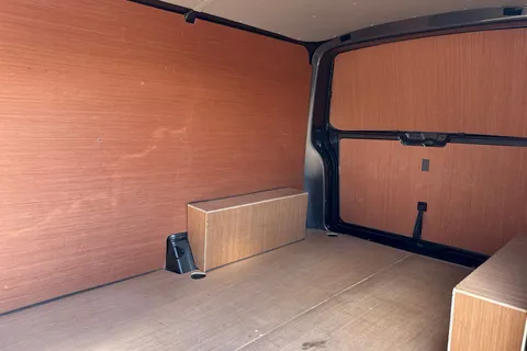 DE74JKJ Volkswagen Transporter 2.0 TDI 110 Highline Van Thumbnail #19