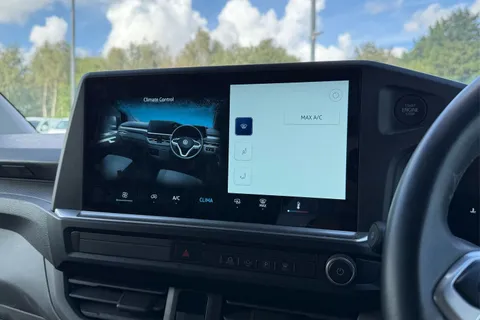 DG25EDC Volkswagen Transporter 2.0 TDI 150 Commerce Plus Van Thumbnail #22