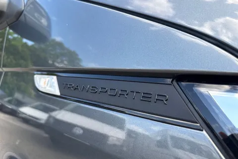 DE74JKJ Volkswagen Transporter 2.0 TDI 110 Highline Van Thumbnail #25