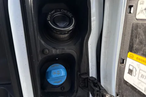 DE25KZA Volkswagen Transporter 2.0 TDI 150 Commerce Plus Van Thumbnail #26