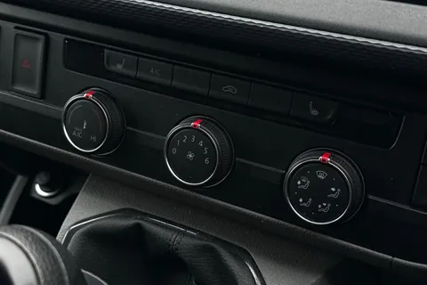 DG74EOR Volkswagen Transporter 2.0 TDI 110 Highline Van Thumbnail #22