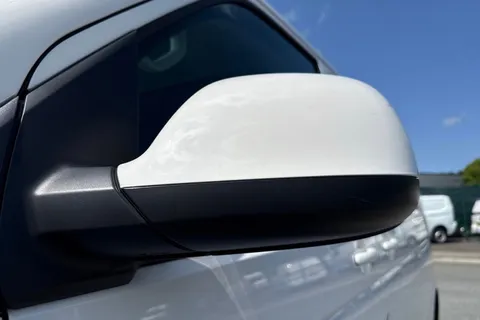 DE74BMV Volkswagen Transporter 2.0 TDI 110 Highline Van Thumbnail #26