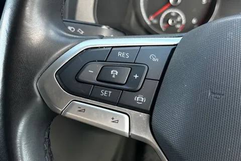 DE74JKJ Volkswagen Transporter 2.0 TDI 110 Highline Van Thumbnail #35