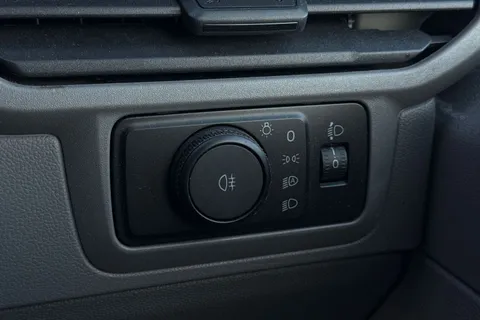 DE25KZA Volkswagen Transporter 2.0 TDI 150 Commerce Plus Van Thumbnail #35