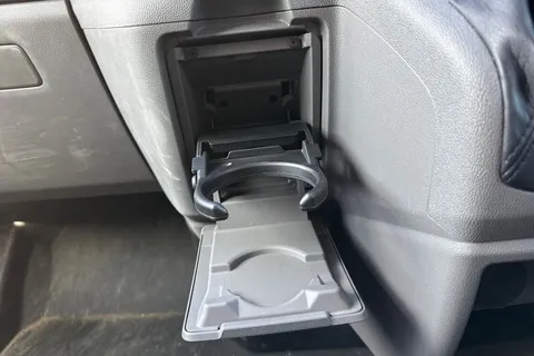 DG25EDC Volkswagen Transporter 2.0 TDI 150 Commerce Plus Van Thumbnail #35