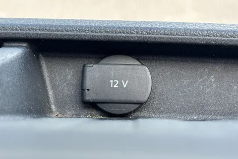 DE74JKJ Volkswagen Transporter 2.0 TDI 110 Highline Van Thumbnail #40