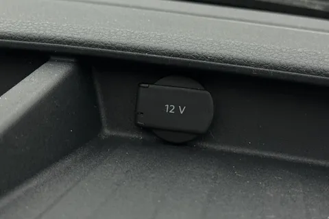 DG74EOR Volkswagen Transporter 2.0 TDI 110 Highline Van Thumbnail #36