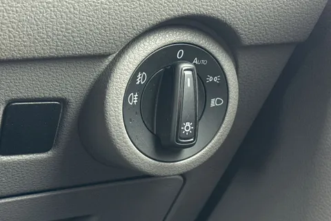 DG74EOR Volkswagen Transporter 2.0 TDI 110 Highline Van Thumbnail #37