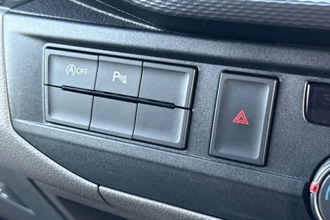 DE74JKJ Volkswagen Transporter 2.0 TDI 110 Highline Van Thumbnail #42