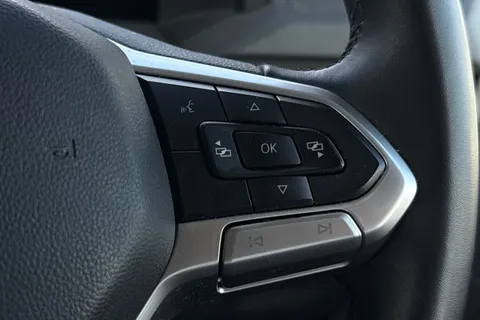 DE25KZA Volkswagen Transporter 2.0 TDI 150 Commerce Plus Van Thumbnail #39