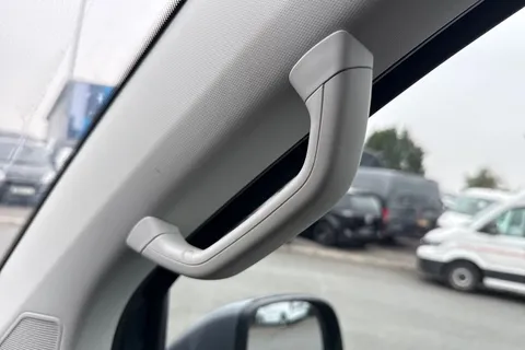 DG74EOR Volkswagen Transporter 2.0 TDI 110 Highline Van Thumbnail #39