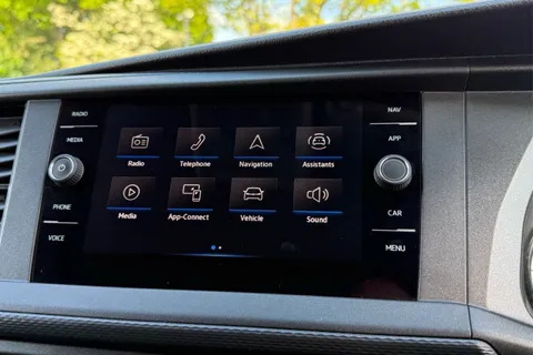 DE74JKJ Volkswagen Transporter 2.0 TDI 110 Highline Van Thumbnail #44