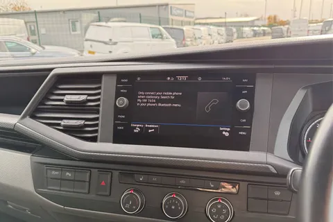DE74WMF Volkswagen Transporter 2.0 TDI 110 Highline Van Thumbnail #47