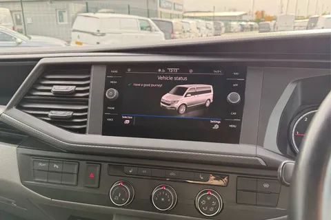 DE74WMF Volkswagen Transporter 2.0 TDI 110 Highline Van Thumbnail #50