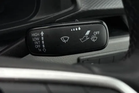 DG74EOR Volkswagen Transporter 2.0 TDI 110 Highline Van Thumbnail #46