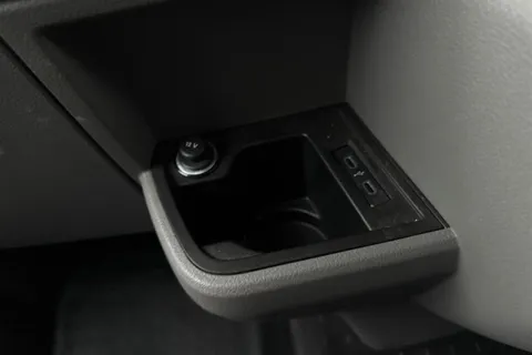 DG74EOR Volkswagen Transporter 2.0 TDI 110 Highline Van Thumbnail #48