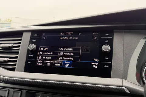 DG74EOR Volkswagen Transporter 2.0 TDI 110 Highline Van Thumbnail #49