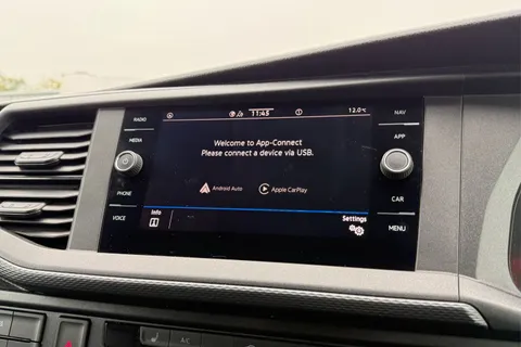 DG74EOR Volkswagen Transporter 2.0 TDI 110 Highline Van Thumbnail #51