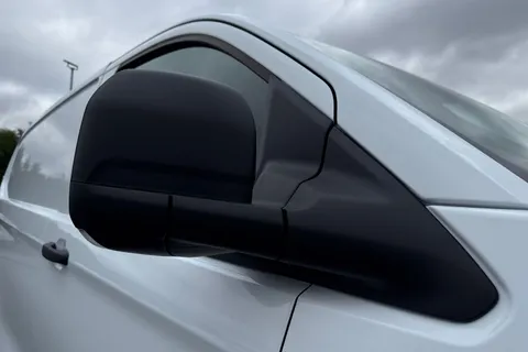 DE25KRO Volkswagen Transporter 2.0 TDI 150 Commerce Plus Van Thumbnail #27