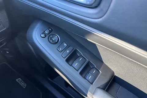 18 of 50 for Honda HR-V 1.5 h i-MMD Elegance CVT Euro 6 (s/s) 5dr