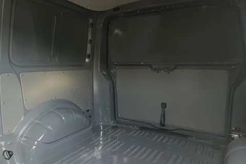 DE74BFV Volkswagen Transporter 2.0 TDI 110 Highline Van Thumbnail #19