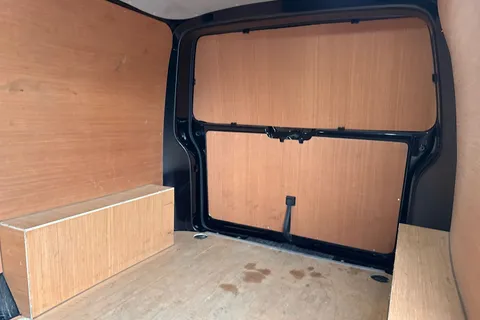 DG74ECC Volkswagen Transporter 2.0 TDI 110 Highline Van Thumbnail #19
