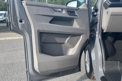 DE74BFV Volkswagen Transporter 2.0 TDI 110 Highline Van Thumbnail #35