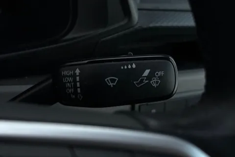 DG74ECC Volkswagen Transporter 2.0 TDI 110 Highline Van Thumbnail #39