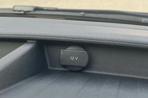 DE74BFV Volkswagen Transporter 2.0 TDI 110 Highline Van Thumbnail #42