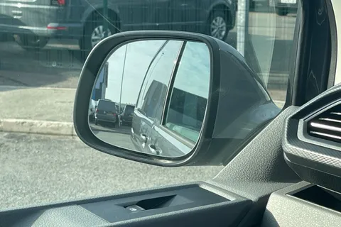 DE74BFV Volkswagen Transporter 2.0 TDI 110 Highline Van Thumbnail #44