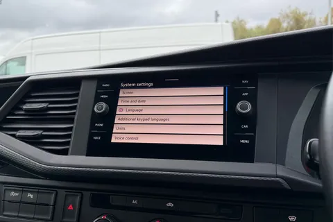 DG74ECC Volkswagen Transporter 2.0 TDI 110 Highline Van Thumbnail #55