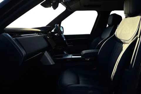 3 of 50 for Land Rover Range Rover 3.0 D300 HSE 5dr