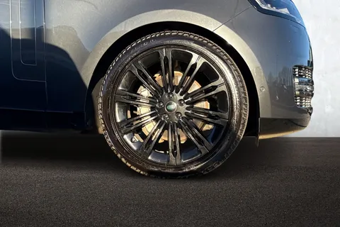 8 of 50 for Land Rover Range Rover 3.0 D300 HSE 5dr