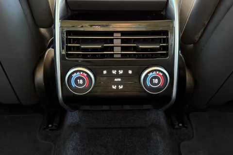 18 of 50 for Land Rover Range Rover 3.0 D300 HSE 5dr