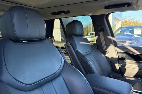 21 of 50 for Land Rover Range Rover 3.0 D300 HSE 5dr