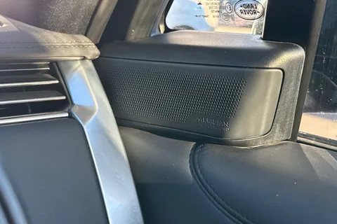 24 of 50 for Land Rover Range Rover 3.0 D300 HSE 5dr