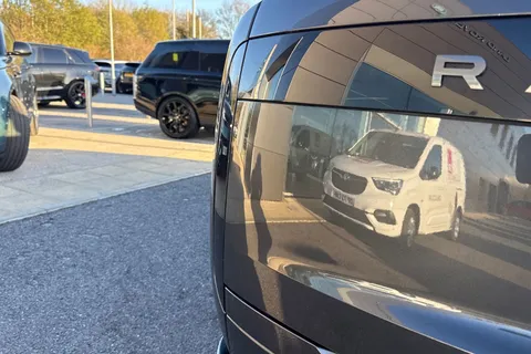 26 of 50 for Land Rover Range Rover 3.0 D300 HSE 5dr