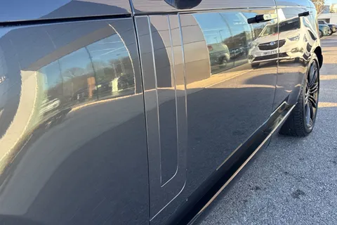 28 of 50 for Land Rover Range Rover 3.0 D300 HSE 5dr