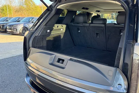 29 of 50 for Land Rover Range Rover 3.0 D300 HSE 5dr