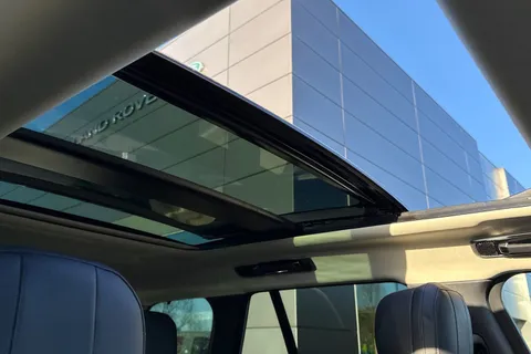 32 of 50 for Land Rover Range Rover 3.0 D300 HSE 5dr