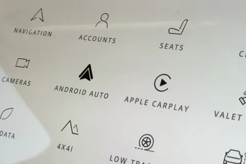 36 of 50 for Land Rover Range Rover 3.0 D300 HSE 5dr