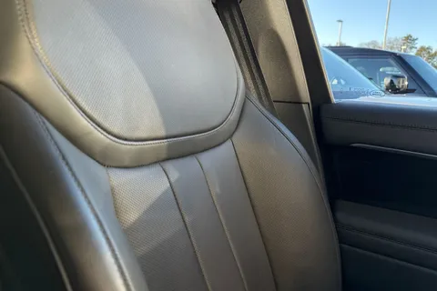 49 of 50 for Land Rover Range Rover 3.0 D300 HSE 5dr