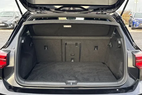 KR23GPY Volkswagen Golf 2.0 TDI 200 GTD 5dr DSG **PAN ROOF, 19' INCH ALLOYS** Thumbnail #8