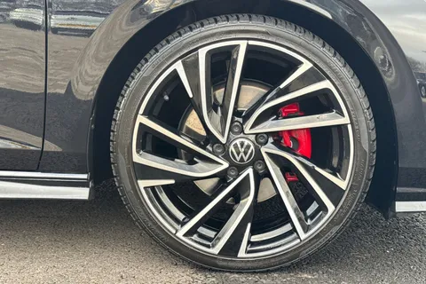 KR23GPY Volkswagen Golf 2.0 TDI 200 GTD 5dr DSG **PAN ROOF, 19' INCH ALLOYS** Thumbnail #12