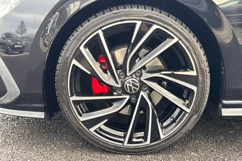 KR23GPY Volkswagen Golf 2.0 TDI 200 GTD 5dr DSG **PAN ROOF, 19' INCH ALLOYS** Thumbnail #13