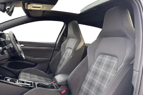 KR23GPY Volkswagen Golf 2.0 TDI 200 GTD 5dr DSG **PAN ROOF, 19' INCH ALLOYS** Thumbnail #17