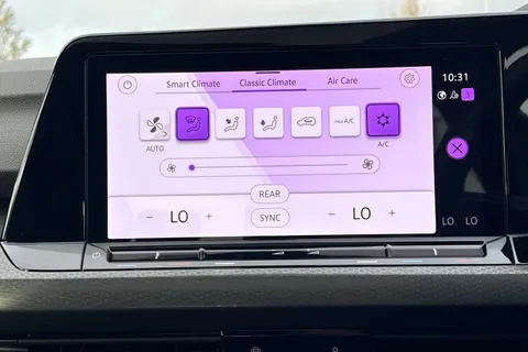 KR23GPY Volkswagen Golf 2.0 TDI 200 GTD 5dr DSG **PAN ROOF, 19' INCH ALLOYS** Thumbnail #23