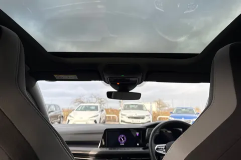 KR23GPY Volkswagen Golf 2.0 TDI 200 GTD 5dr DSG **PAN ROOF, 19' INCH ALLOYS** Thumbnail #32