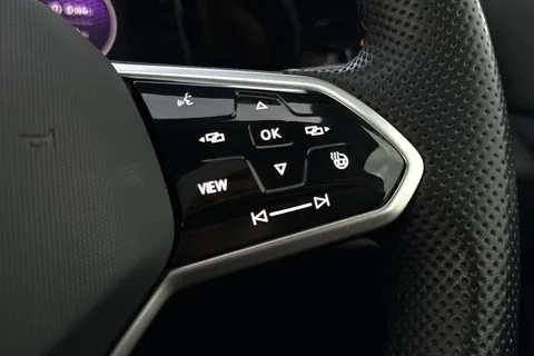 KR23GPY Volkswagen Golf 2.0 TDI 200 GTD 5dr DSG **PAN ROOF, 19' INCH ALLOYS** Thumbnail #35