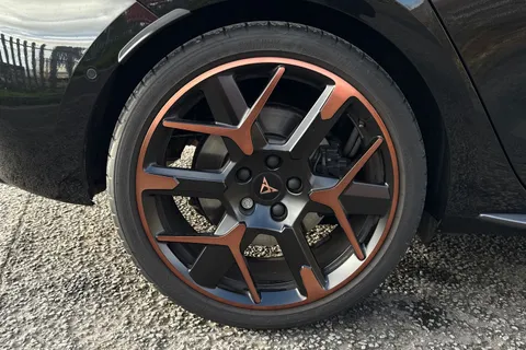 KY25GXG CUPRA Leon 2.0 TSI VZ3 DSG Euro 6 (s/s) 5dr Thumbnail #12